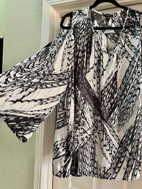 New Black & White Top Size 2X by Sami & Jo